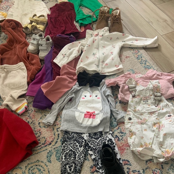 Great Assorted lot of Girls Toddler clothes and shoes!! - Picture 4 of 16